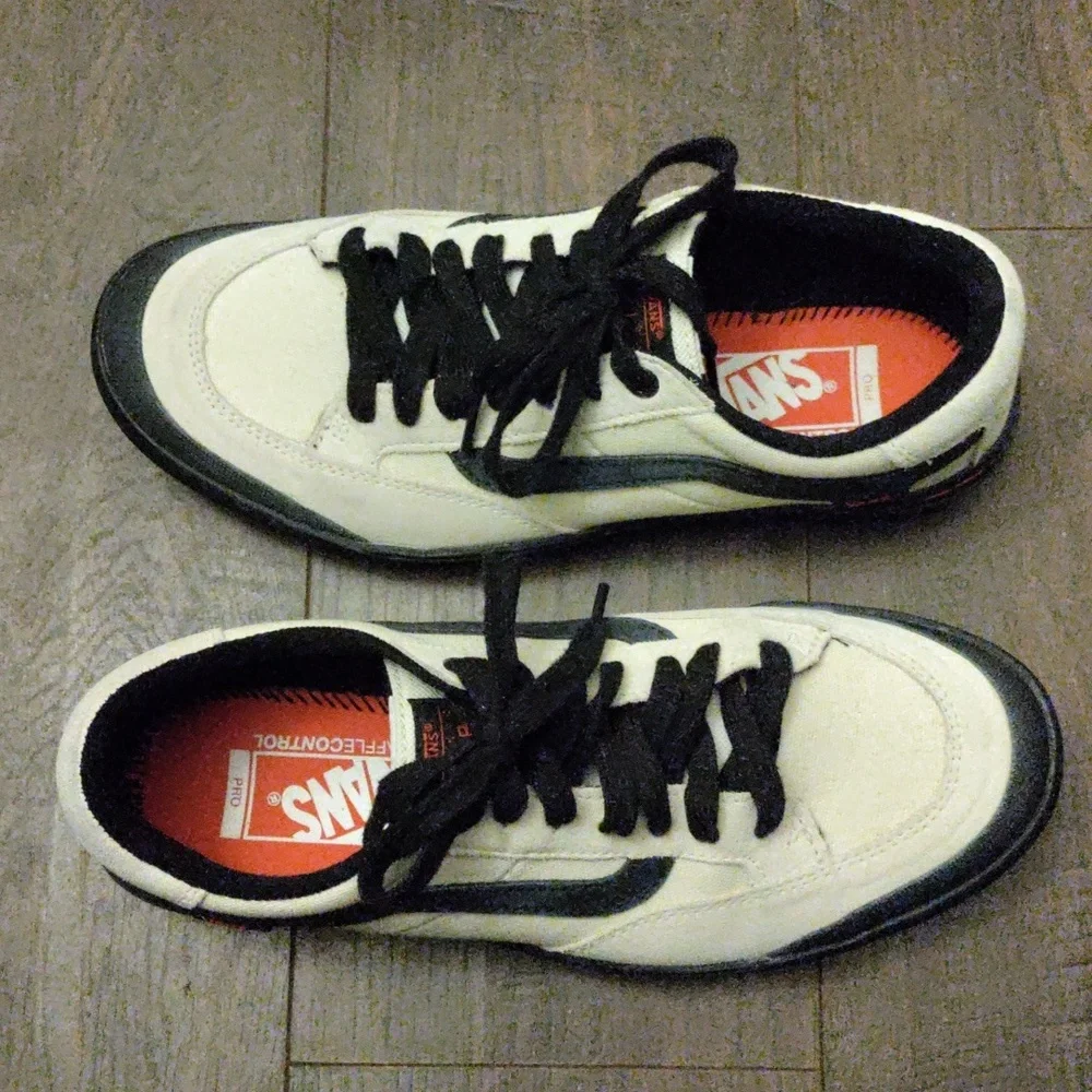 Vans Berle Pro, Antique White/Black Sneakers_2